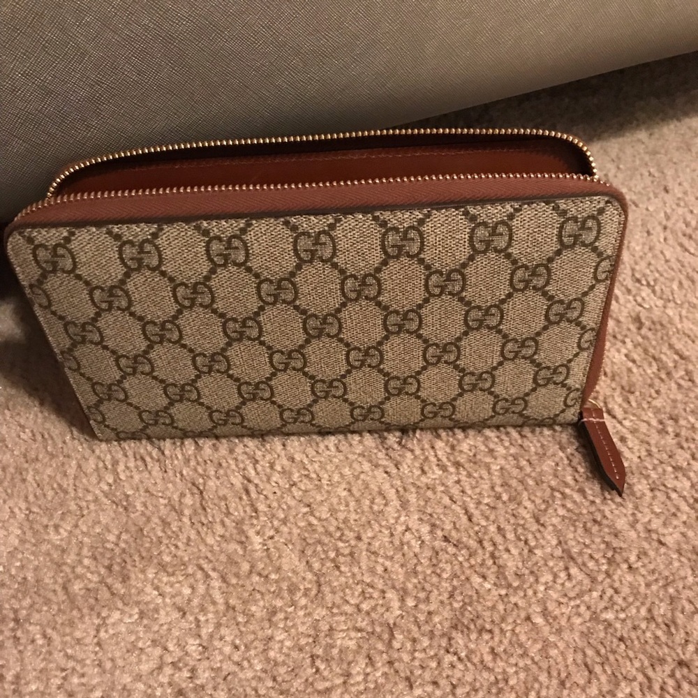 Authentic Gucci wallet